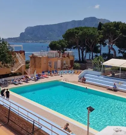 Seaside Ashur * Mondello