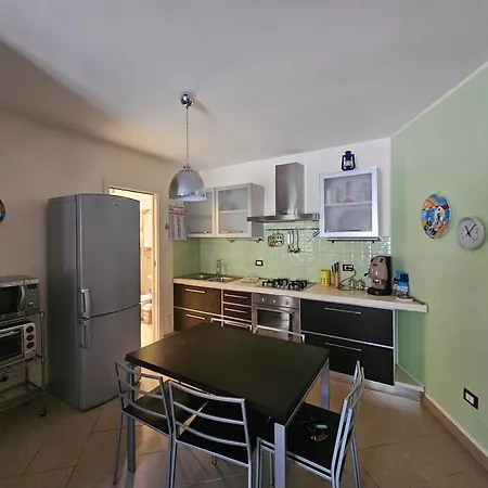 Seaside Ashur Apartment